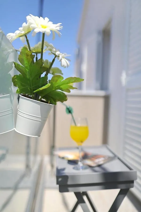 Home Nika One Minute From -Beach 扎达尔 乡村民宿